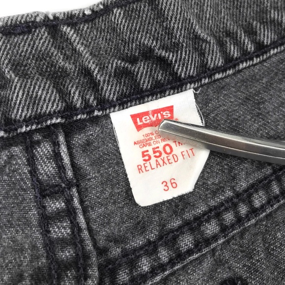 Vintage Levi's 550 Gray Denim Orange Tab Shorts 35 - Picture 4 of 8